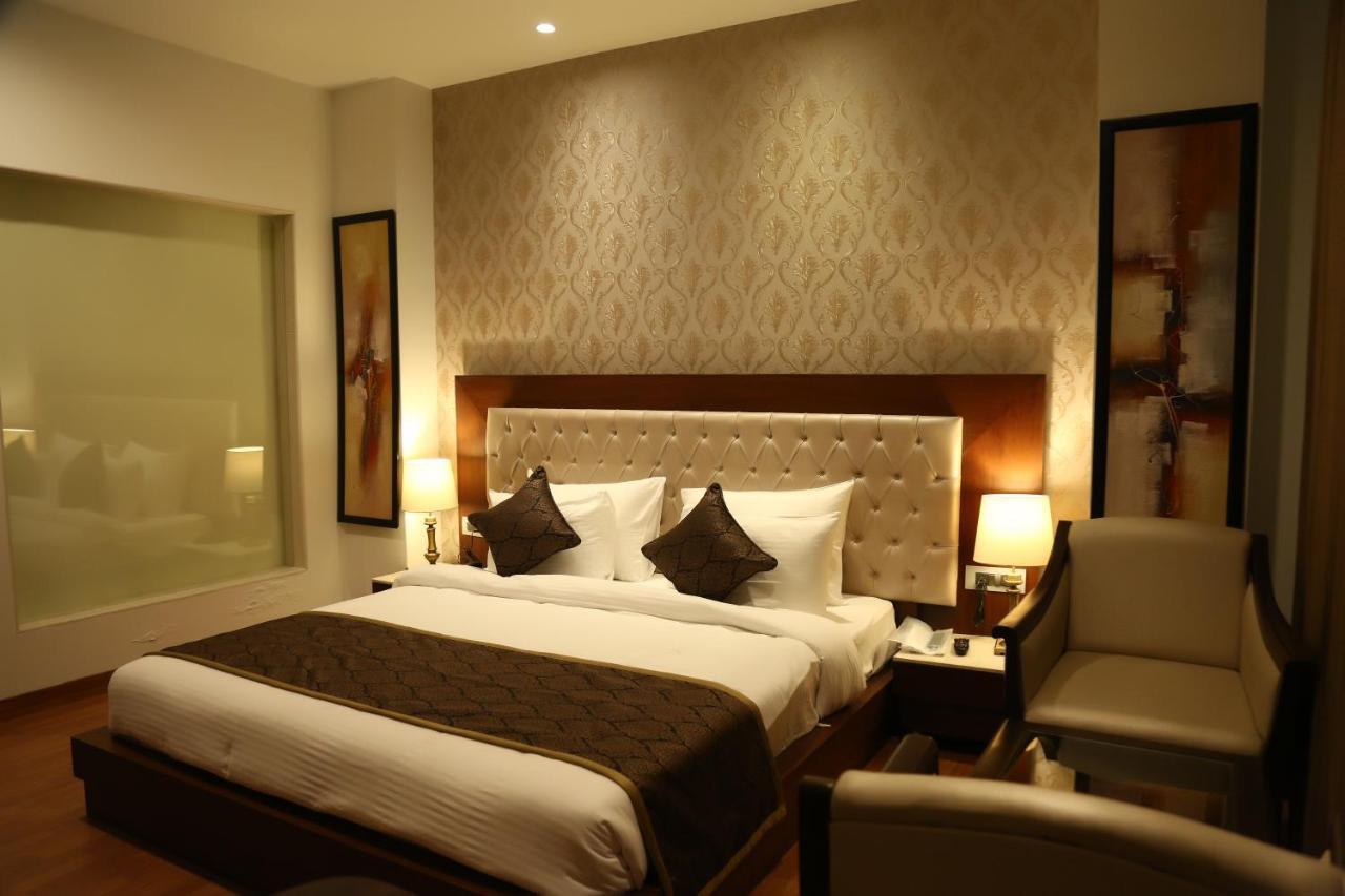 Hotel Imperia Suites ジャランダール エクステリア 写真